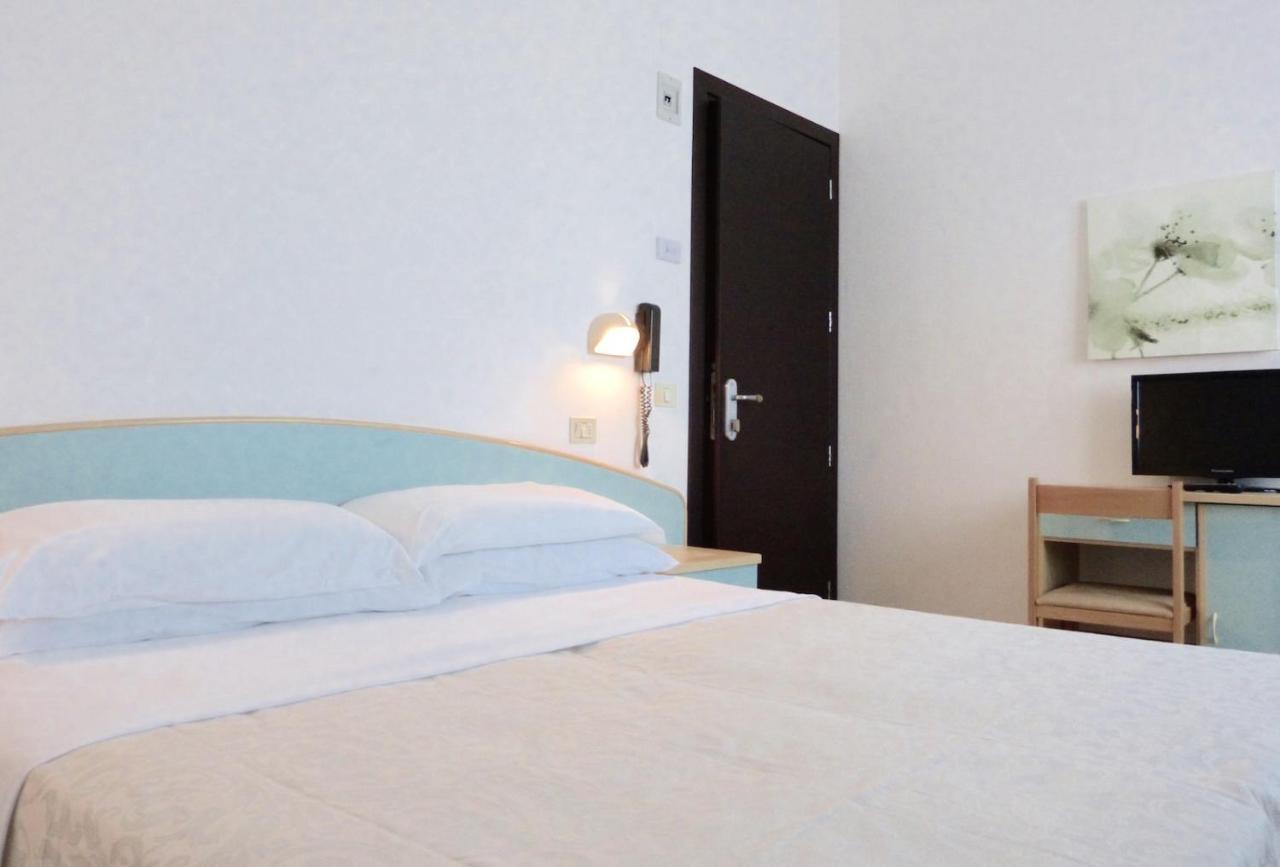 Hotel D'Annunzio Cattolica Eksteriør bilde
