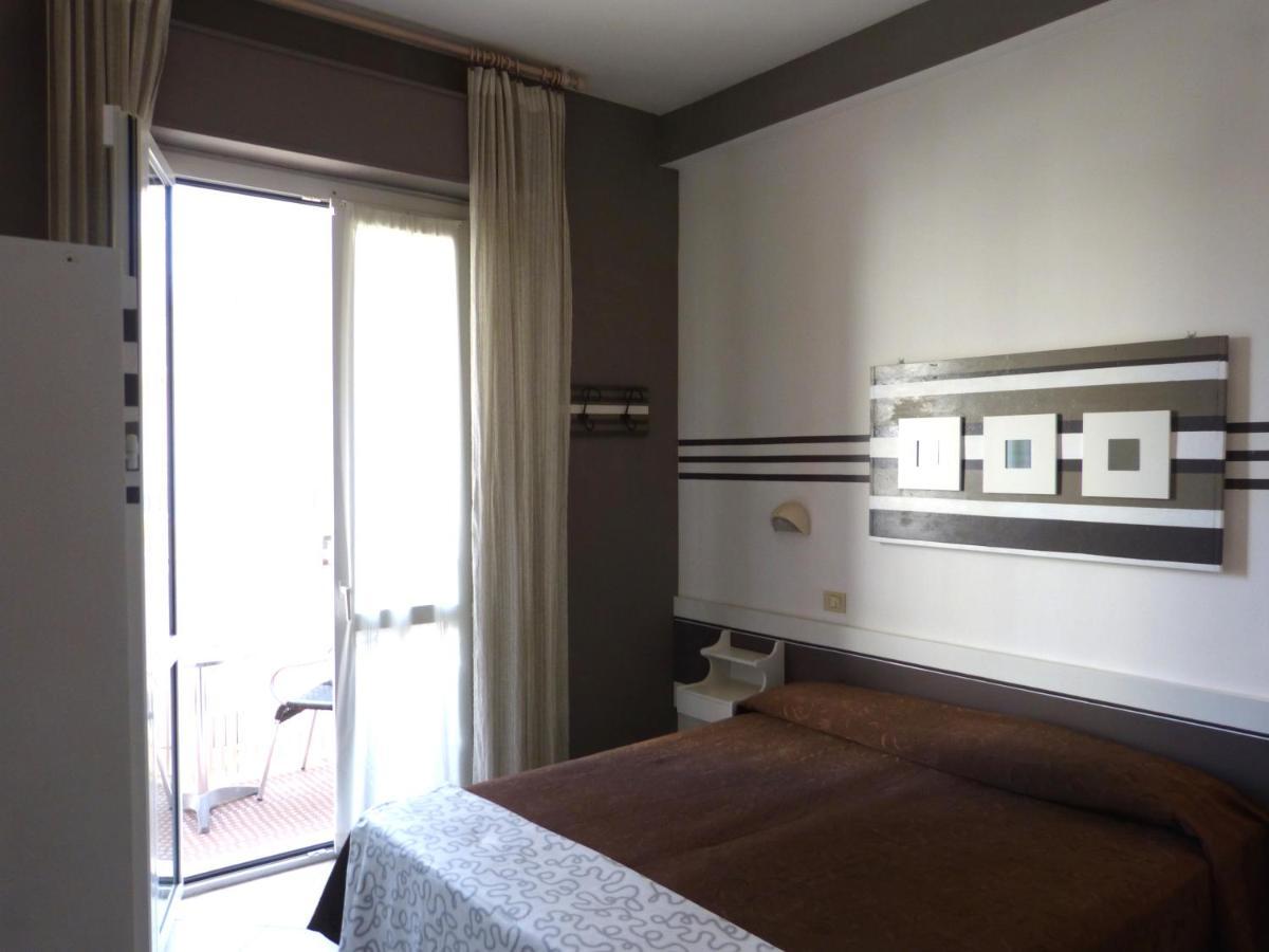 Hotel D'Annunzio Cattolica Eksteriør bilde
