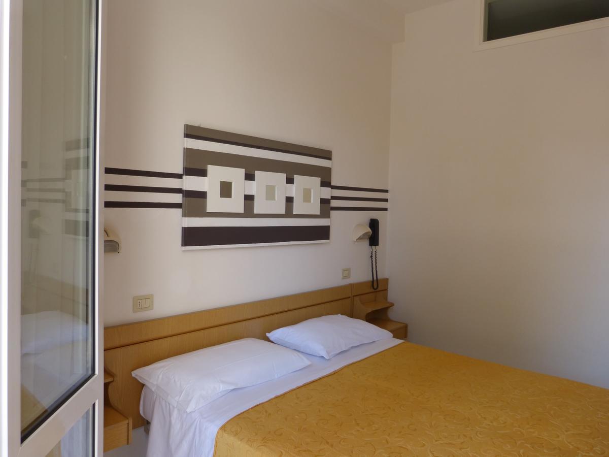 Hotel D'Annunzio Cattolica Eksteriør bilde