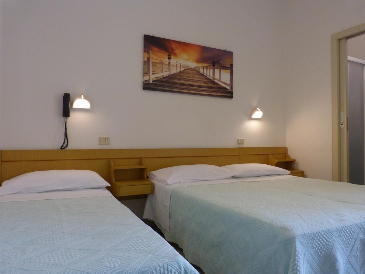 Hotel D'Annunzio Cattolica Eksteriør bilde
